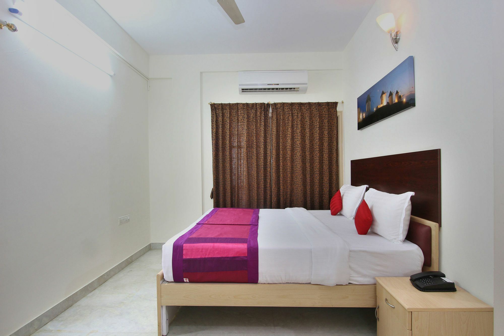 Capital O 5379 The Roy Grand Inns Bangalore Buitenkant foto