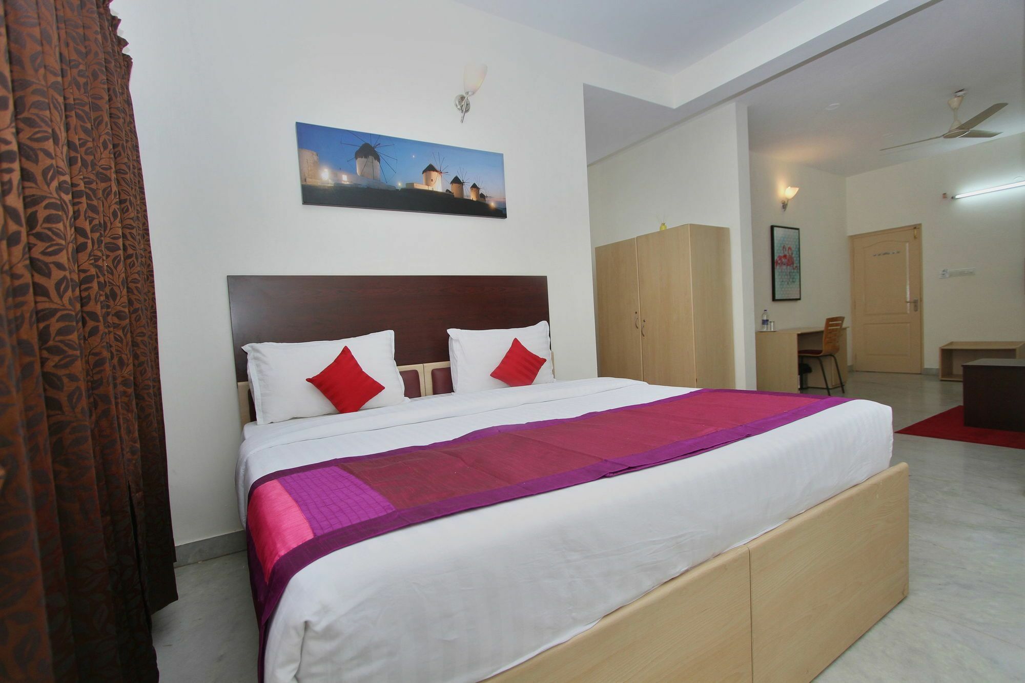 Capital O 5379 The Roy Grand Inns Bangalore Buitenkant foto